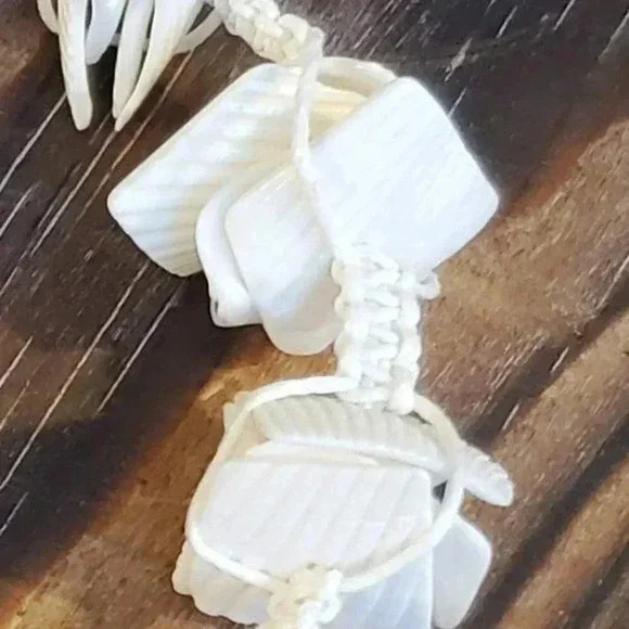 Organic Sun Bleached White Shell Macrame Bracelet - Picture 4 of 5